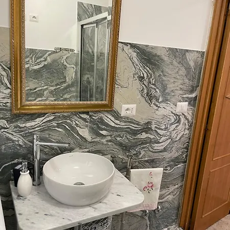 Il Glicine A 2 Min Dalla Apartman *