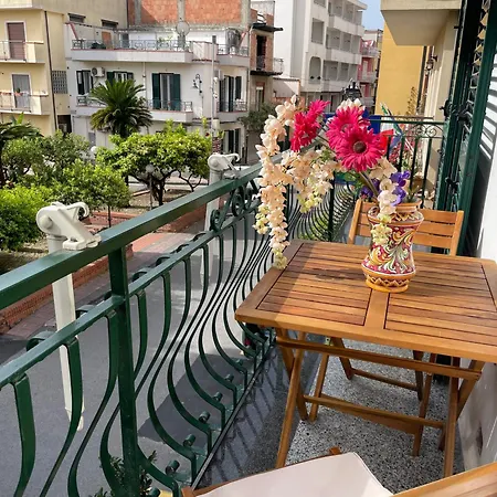 Il Glicine A 2 Min Dalla Apartment Letojanni